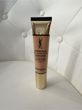 Yves Saint Laurent YSL Touche Éclat All-In-One Glow Foundation - B20 Ivory